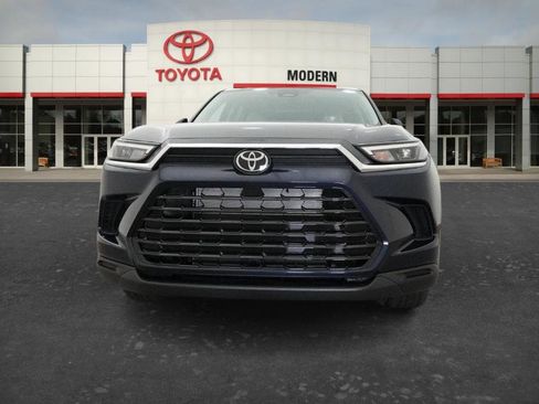 New 2026 Toyota Grand Highlander XLE FWD image 4