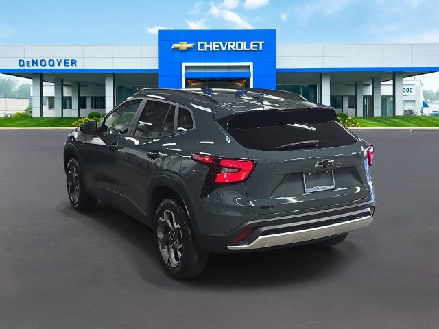 New 2026 Chevrolet Trax LT w/ Driver Confidence Package FWD image 10