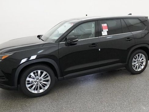 New 2026 Toyota Grand Highlander AWD image 2