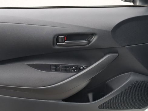 Used 2025 Toyota Corolla LE image 21