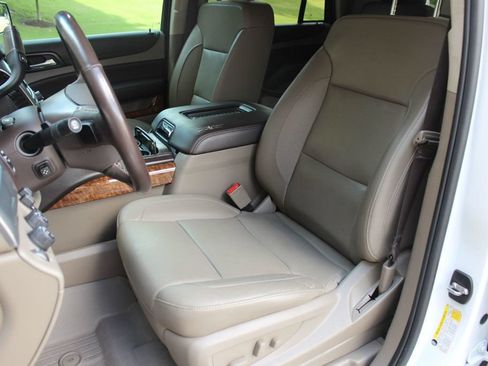 Used 2018 Chevrolet Tahoe Premier AWD/4WD image 26