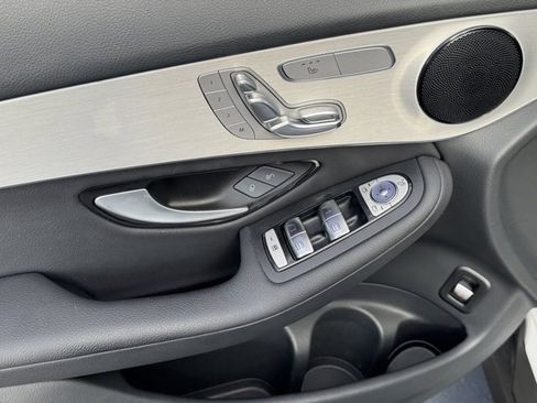 Used 2022 Mercedes-Benz GLC 300 image 19