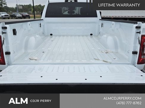 New 2024 RAM 2500 Tradesman w/ Safety Group AWD/4WD image 12