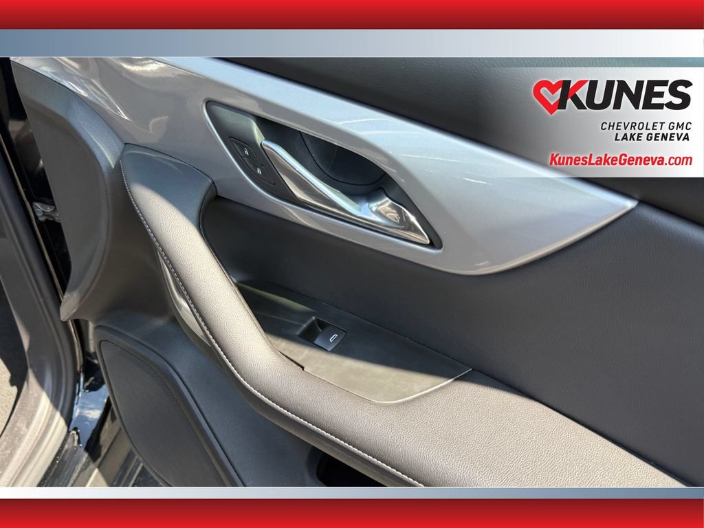 Used 2025 Chevrolet Blazer LT AWD/4WD image 39