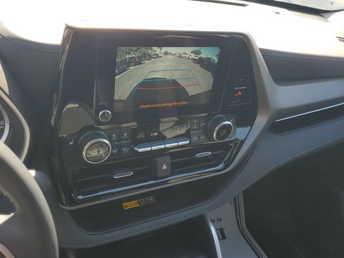 Used 2026 Toyota Highlander XLE image 27