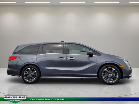 Used 2024 Honda Odyssey Elite image 2