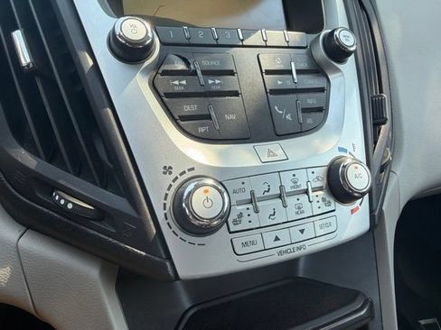 Used 2017 Chevrolet Equinox Premier w/ Enhanced Convenience Package FWD image 29