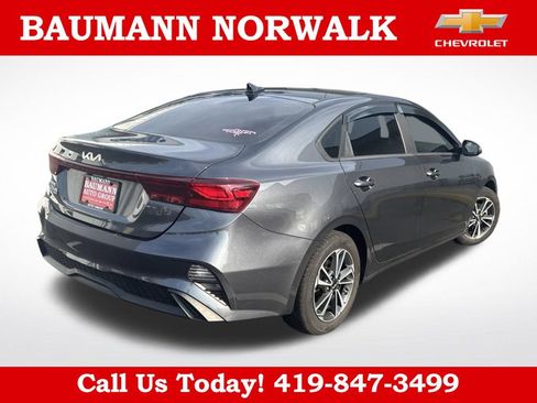 Used 2024 Kia Forte LXS w/ LXS Technology Package FWD image 7
