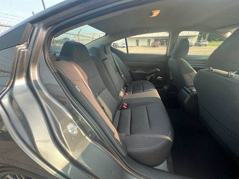 Used 2025 Nissan Altima 2.5 SV FWD image 16
