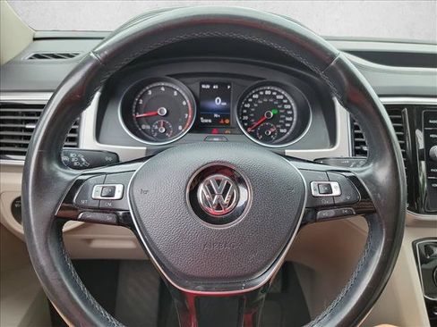 Used 2018 Volkswagen Atlas SEL FWD image 16