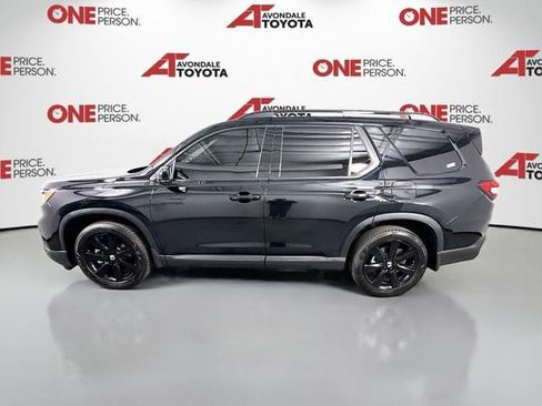 Used 2025 Honda Pilot Black Edition image 4