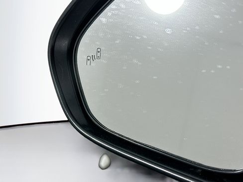 Used 2025 Toyota Camry SE image 16