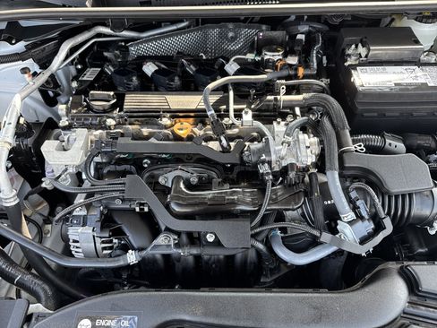 Used 2025 Toyota Corolla LE FWD image 29