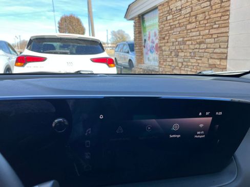 Used 2025 Buick Encore GX Preferred image 18