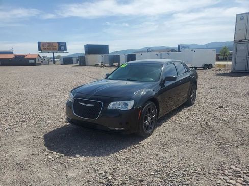 Used 2020 Chrysler 300 Limited image 1
