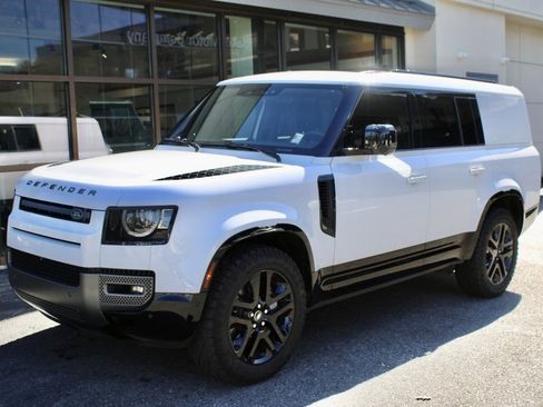 Used 2024 Land Rover Defender 130 Outbound image 2