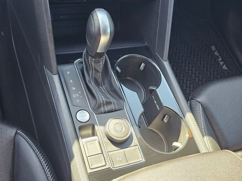 Certified 2023 Volkswagen Atlas Cross Sport SEL image 22