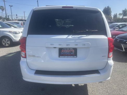 Used 2020 Dodge Grand Caravan SXT image 6