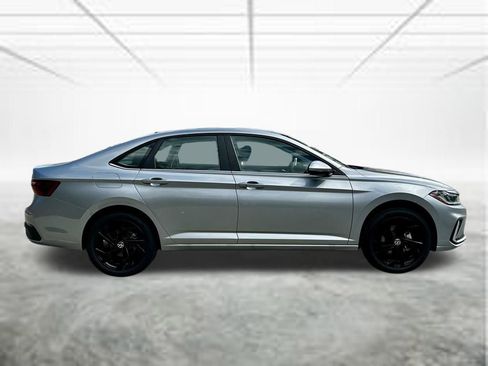 New 2026 Volkswagen Jetta SE FWD image 4