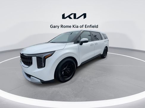 Used 2025 Kia Carnival FWD image 4
