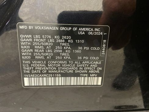 Used 2024 Volkswagen Atlas Cross Sport SEL R-Line AWD/4WD image 31