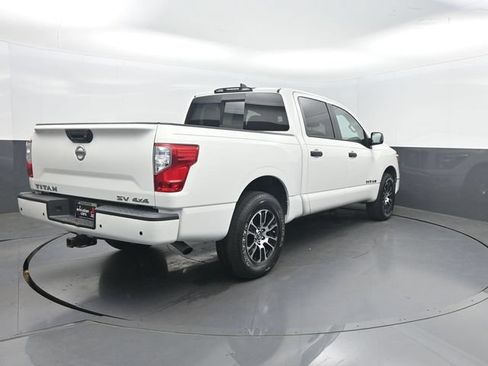 Used 2022 Nissan Titan SV AWD/4WD image 36