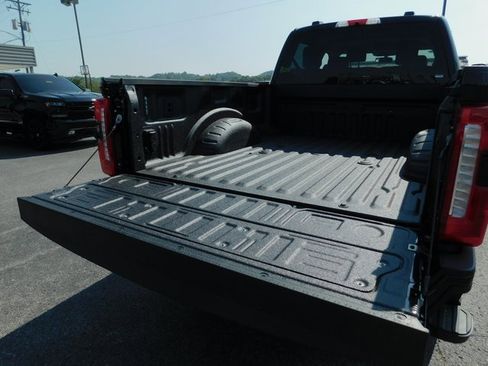 New 2026 Ford F250 Lariat w/ Black Appearance Package image 12