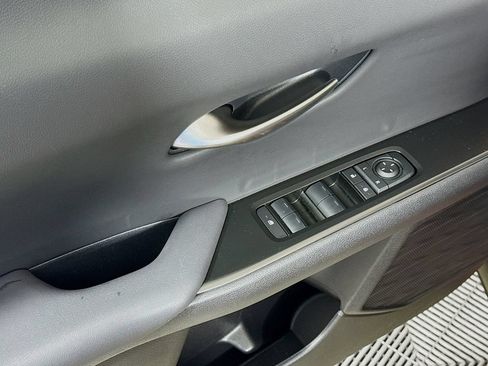 Certified 2025 Lexus UX 300h FWD w/ Accessory Package (Z2) image 18