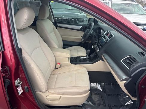 Used 2019 Subaru Outback 2.5i image 10