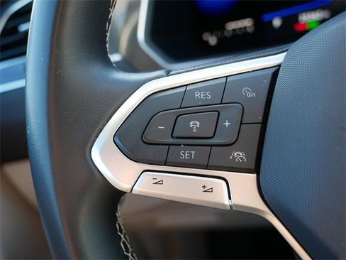 Certified 2022 Volkswagen Tiguan SE image 26