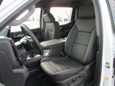 New 2026 GMC Sierra 1500 SLT w/ SLT Premium Plus Package image 11