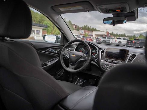 Used 2024 Chevrolet Malibu LT FWD image 13