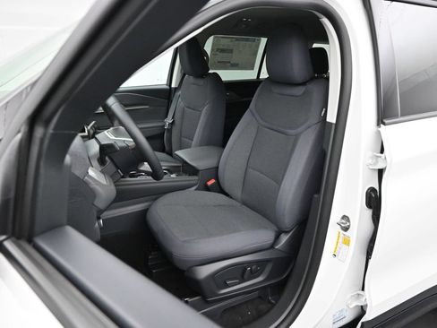 New 2026 Ford Explorer Active RWD image 8