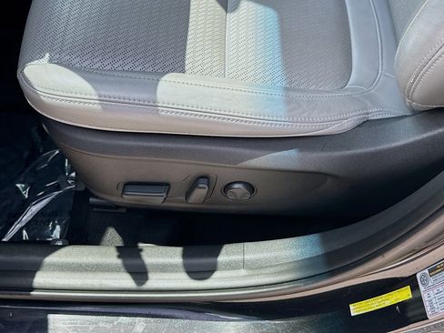 Used 2021 Hyundai Kona Limited FWD image 17