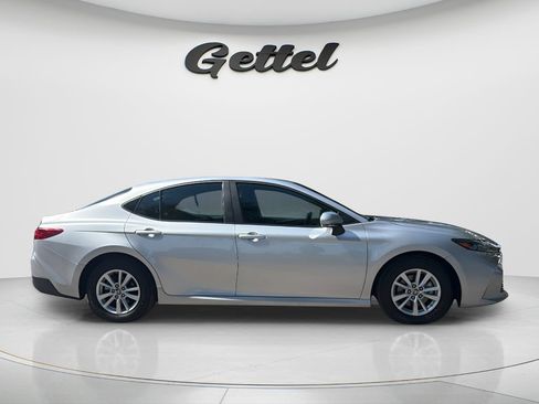 Used 2025 Toyota Camry LE FWD image 3