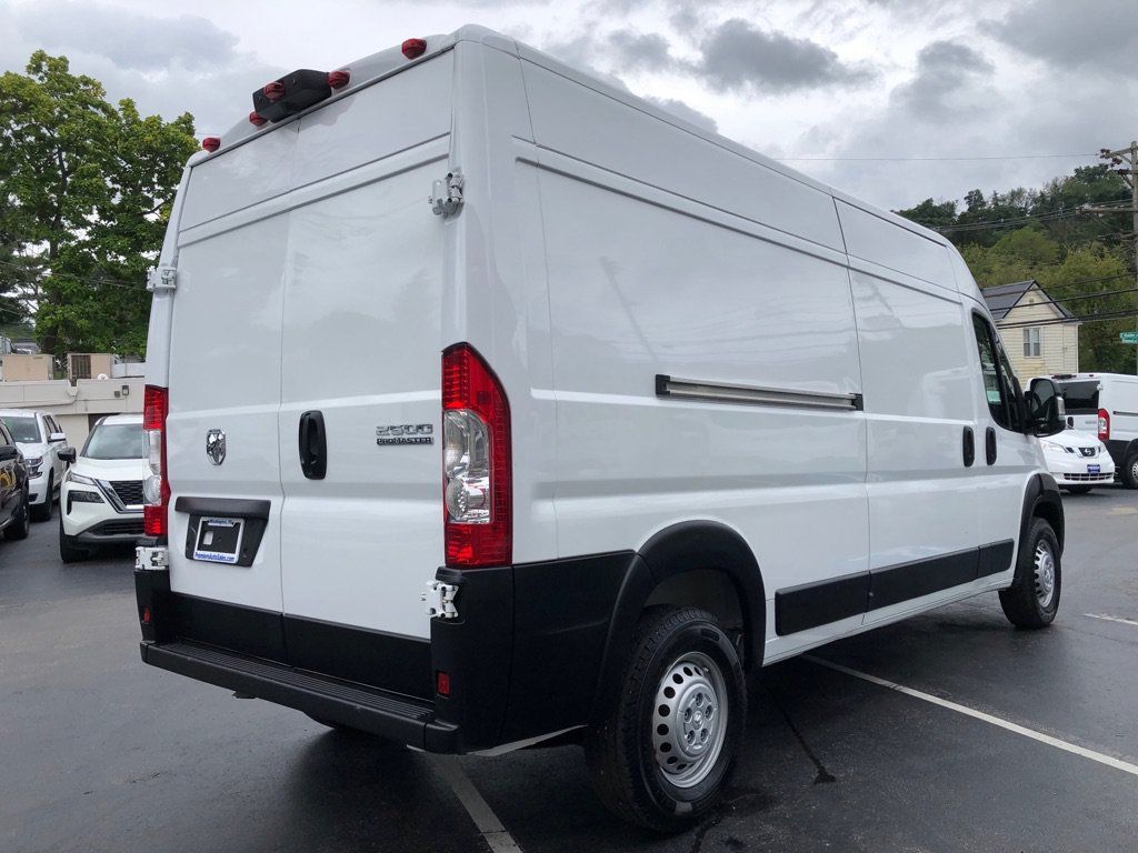 Used 2025 RAM ProMaster 2500 w/ Convenience Group FWD image 6