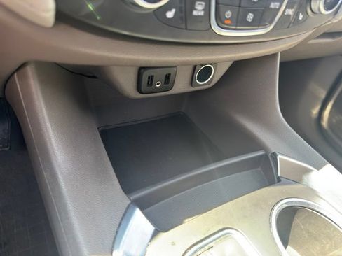 Used 2019 Chevrolet Traverse LT w/ LT Premium Package AWD/4WD image 20