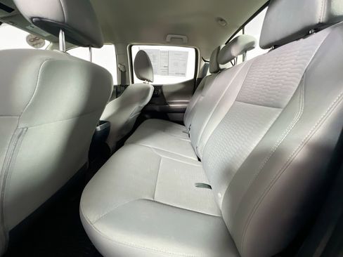 Used 2018 Toyota Tacoma SR w/ SR Convenience Package image 27