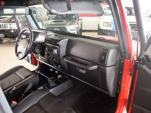 Used 2004 Jeep Wrangler SE AWD/4WD image 24