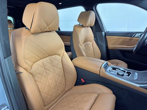 Used 2023 BMW X7 xDrive40i w/ M Sport Package image 44