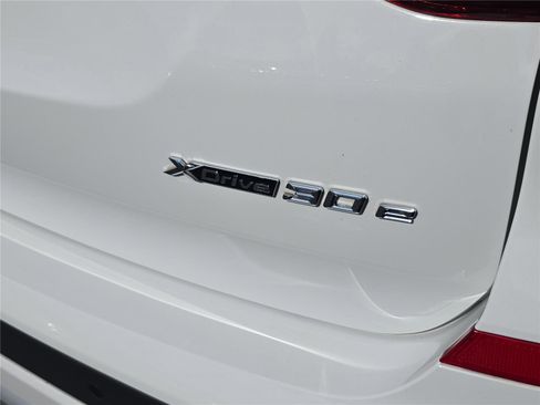 Used 2021 BMW X3 xDrive30e w/ Convenience Package image 4