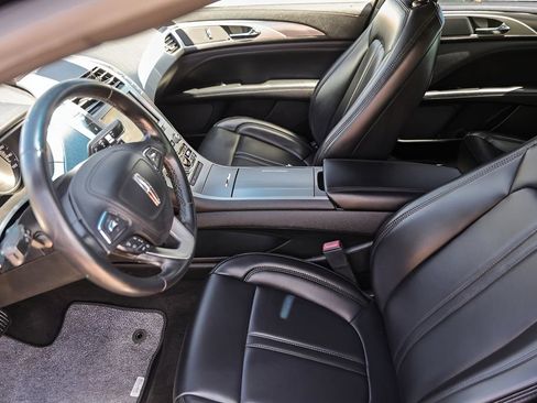 Used 2020 Lincoln MKZ FWD image 9