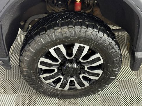 Used 2020 GMC Sierra 3500 Denali w/ Denali Ultimate Package image 12