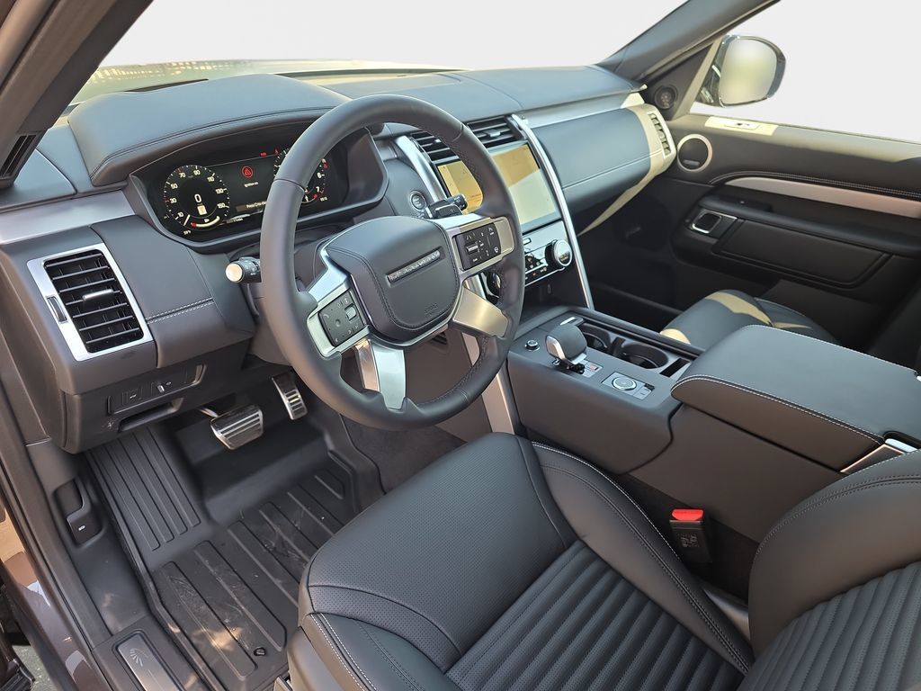 New 2026 Land Rover Discovery Limited Edition AWD/4WD image 13
