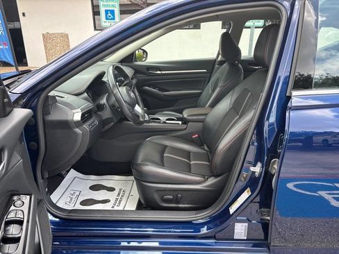 Used 2024 Nissan Altima 2.5 SR FWD image 12