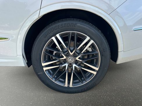 Used 2026 Acura MDX SH-AWD w/ Advance Package image 11