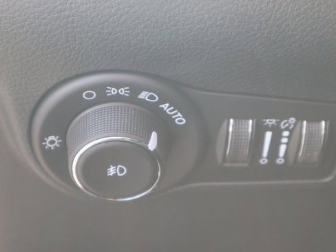 New 2026 Jeep Compass Latitude image 7