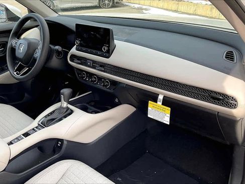 New 2026 Honda HR-V LX image 9