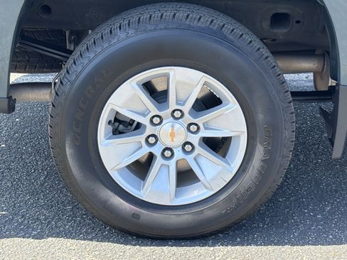 Used 2025 Chevrolet Silverado 1500 LT AWD/4WD image 10