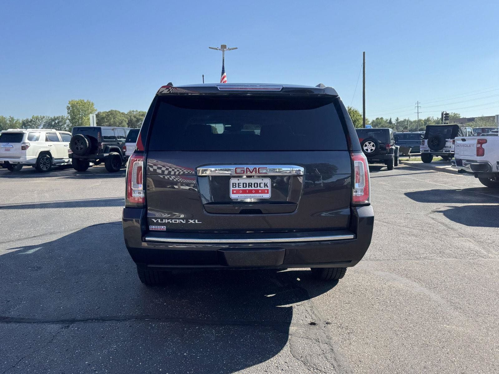 Used 2015 GMC Yukon XL Denali w/ Open Road Package AWD/4WD image 6